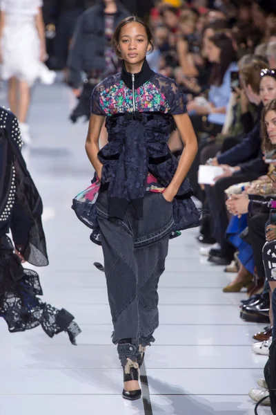 Look 27